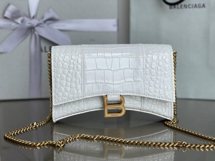 Hourglass Chain Bag-1